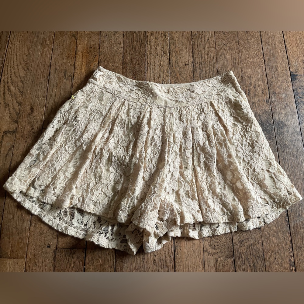 Cream lace shorts